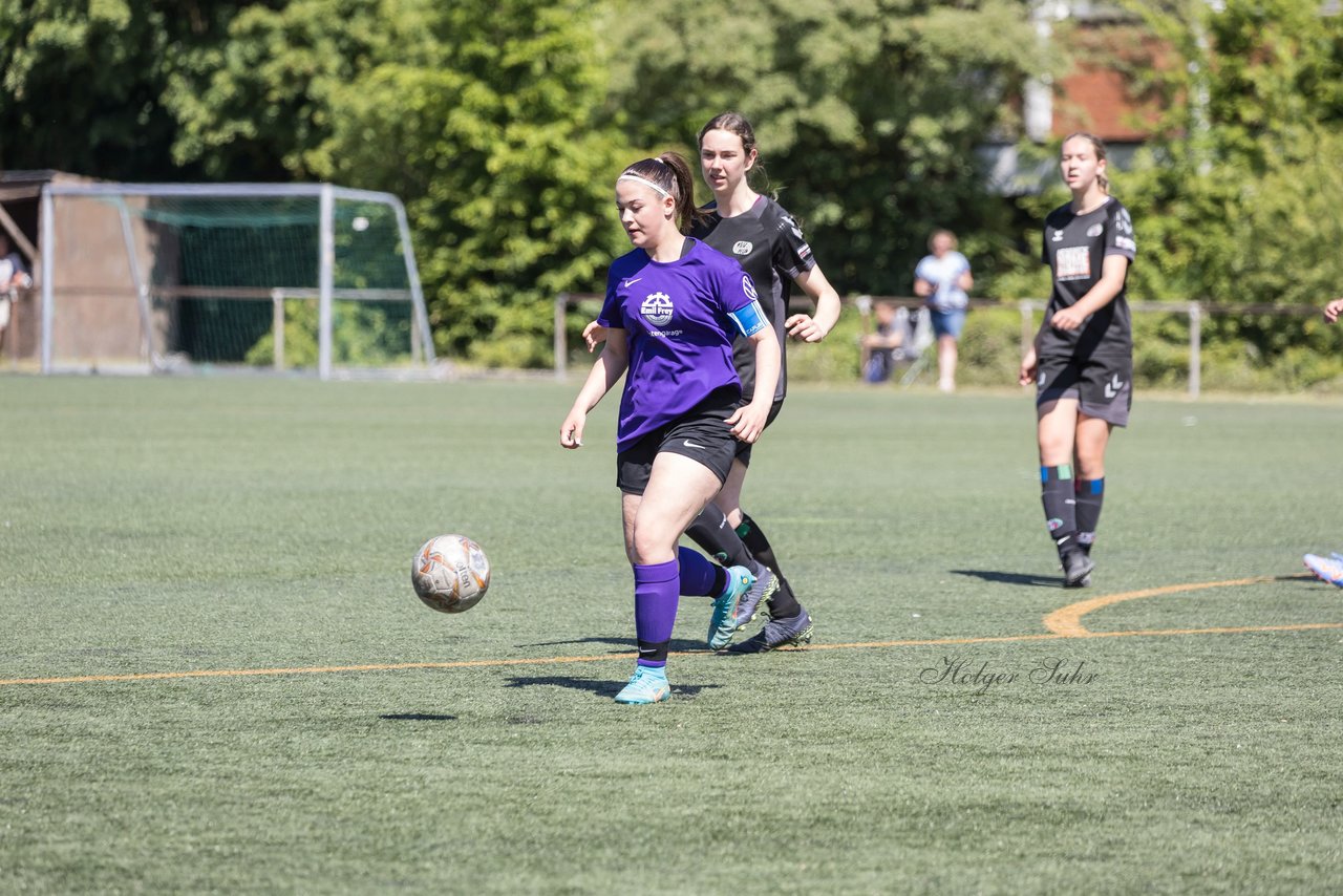 Bild 72 - wBJ SV Henstedt Ulzburg - TuS Rotenhof : Ergebnis: 12:0